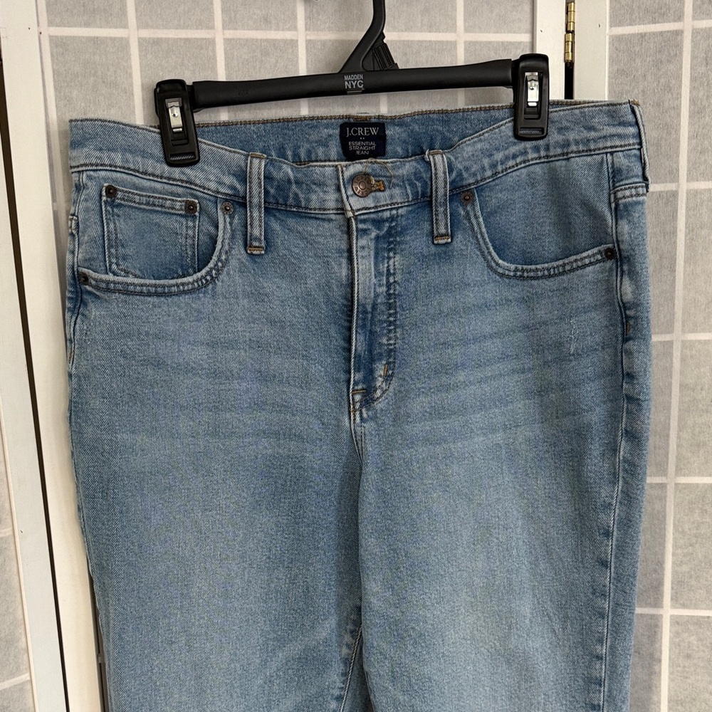 J. Crew Essentail Straight Jean Women’s Size 32 - Picture 2 of 8
